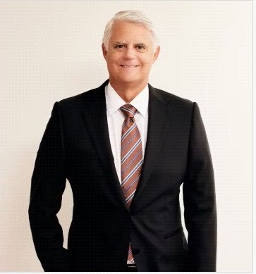 Photo of Alex Alvarez